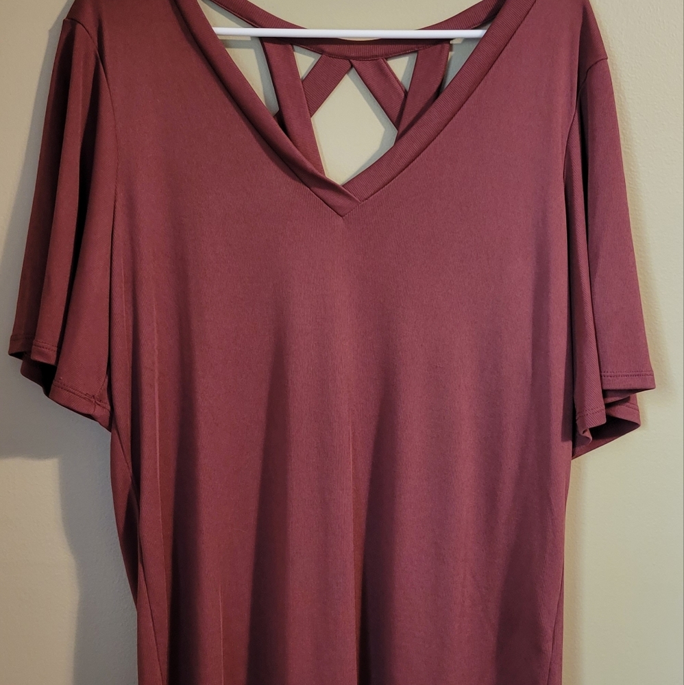 Elegant Buckle Short Sleeve Tee - Picture 5 of 5